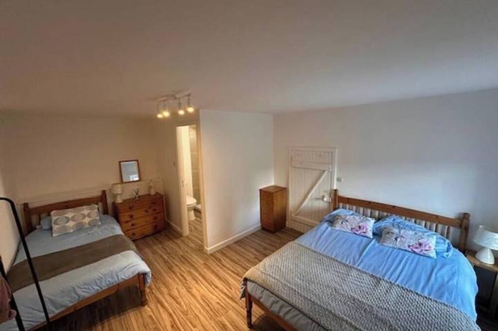 Gîte pour 12 personnes, avec jardin ainsi que piscine et jacuzzi à Saint-Amand-Magnazeix - 4