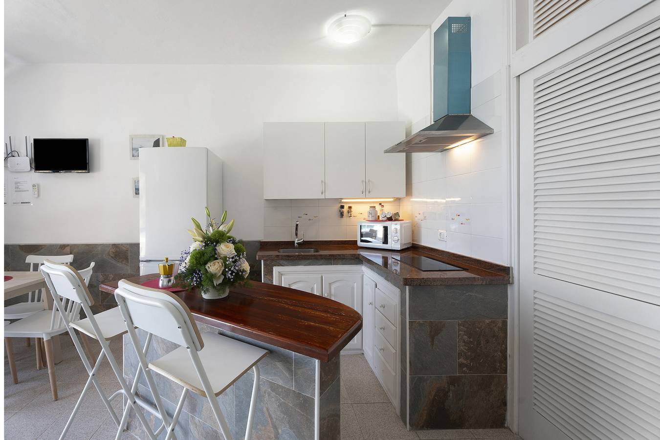 Apartamento entero, Apartamento 'Playa Azul - 5' con vistas al mar, Wi-Fi y aire acondicionado in Alojera, La Gomera