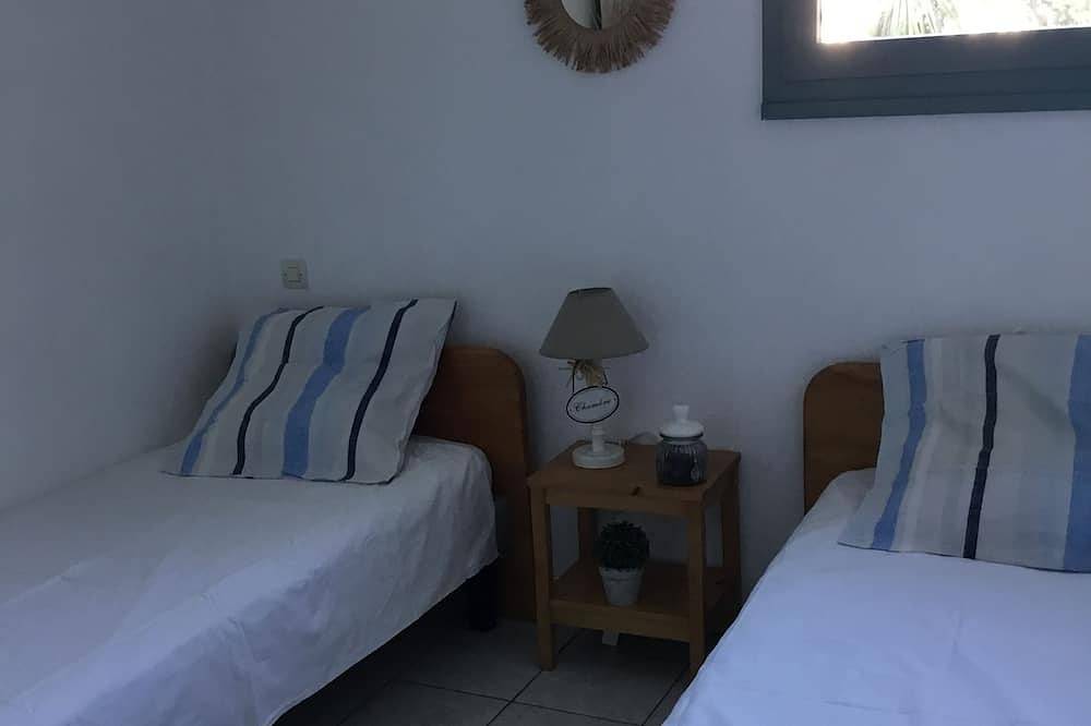 Charming villa 200 metres from the sea with shared swimming pool in Sainte-Marie Plage, Sainte-Marie-la-Mer