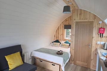 Glamping for 5 People in Gloucestershire, South West England, Photo 3