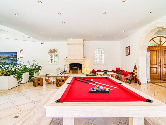 Location de vacances pour 10 personnes, avec bassin pour enfant ainsi que terrasse et jardin à Méounes-lès-Montrieux - 4