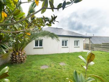 Gîte pour 4 personnes, avec terrasse et jardin à Ploudalmézeau