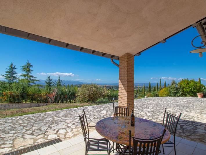 Ferienhaus für 10 Personen, mit Ausblick und Terrasse sowie Garten in Umbrien - 3