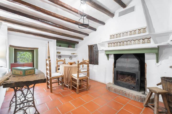Molí Colomer Holiday Home with Mountain Views, Shared Pool & Private Terrace in La Torre d'En Besora, Castellón Province