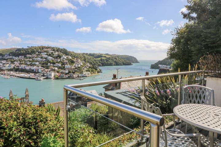 Holiday home for 4 people, with garden, with pets in Dartmouth