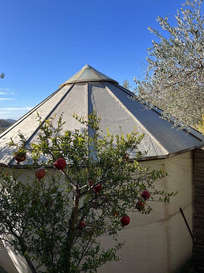 Tienda para 2 personas, con Terraza y Jardín además de Piscina y Sauna en Alpujarras