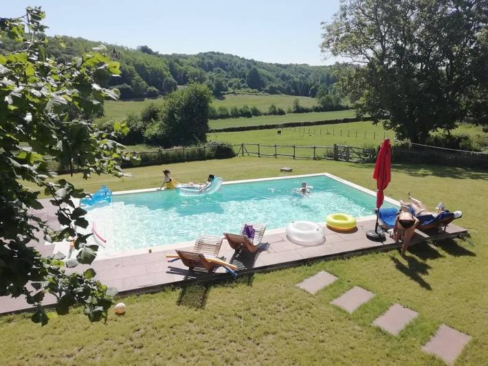 Chambre d’hôte pour 2 personnes, avec jacuzzi ainsi que piscine et terrasse à Thoiré-sur-Dinan