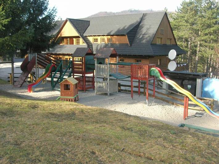 Chalet für 5 Personen, mit Whirlpool und Terrasse sowie Garten und Pool in der Slowakei - 2