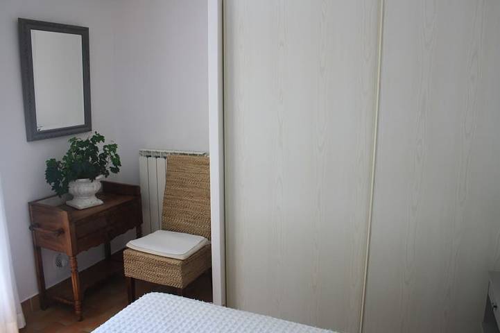 Ganze Wohnung, Möbliertes Apartment im Erdgeschoss eines blühenden und baumbest. Besitzes in Saint-Pierre-de-Vassols, Parc naturel régional du Mont-Ventoux