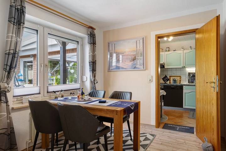 Ganze Wohnung, Ferienwohnung Heimathafen" mit privater Terrasse und Wlan in Ostholstein