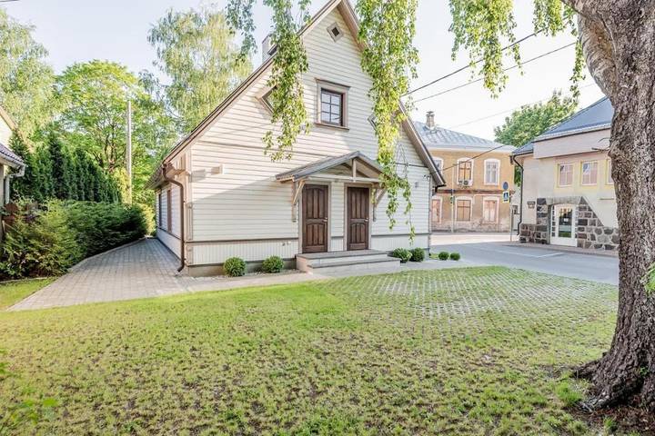 Location de vacances pour 11 personnes, avec jardin et sauna à Pärnu