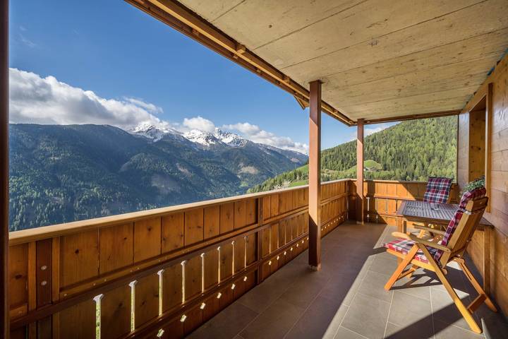 Apartamento inteiro, Apartamento 'Matscherhof Nikolaus' com vista para a montanha, jardim partilhado e varanda in Ultimo, Ortler Alps
