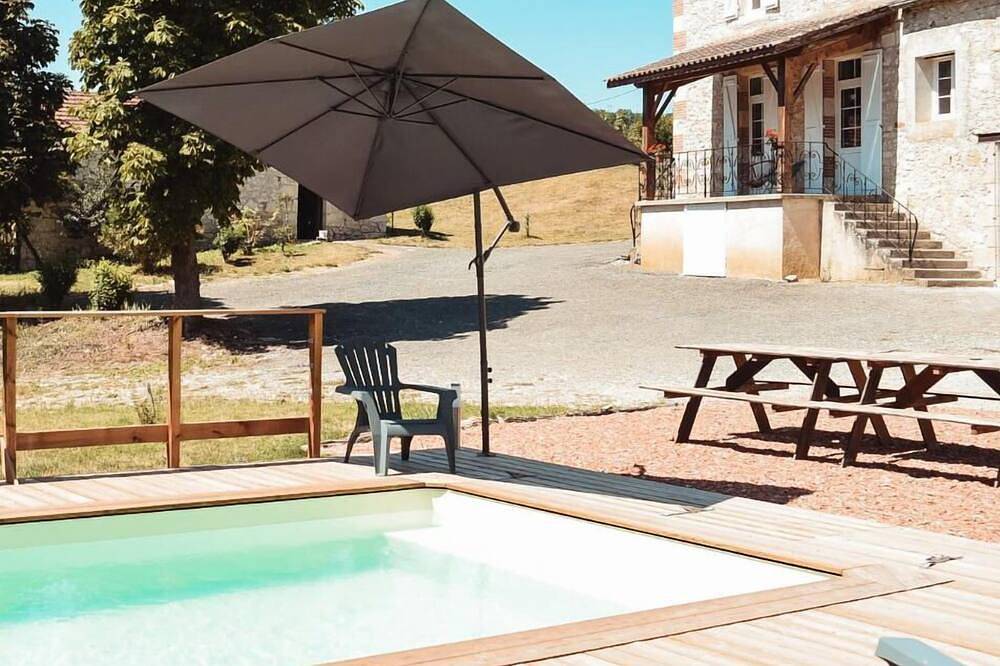 Cocon bord de lac, 11 personnes, piscine, billard in Plieux, Gers