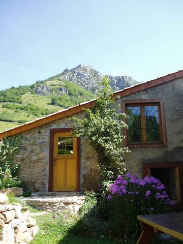Gîte pour 4 personnes, avec jardin à Montségur