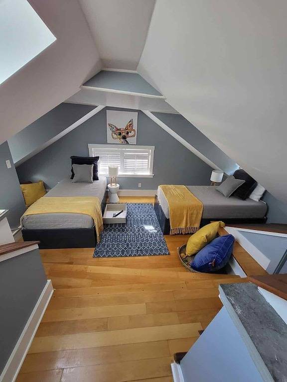 Vacation rental for 8 people, with yard, with pets in Martha's Vineyard