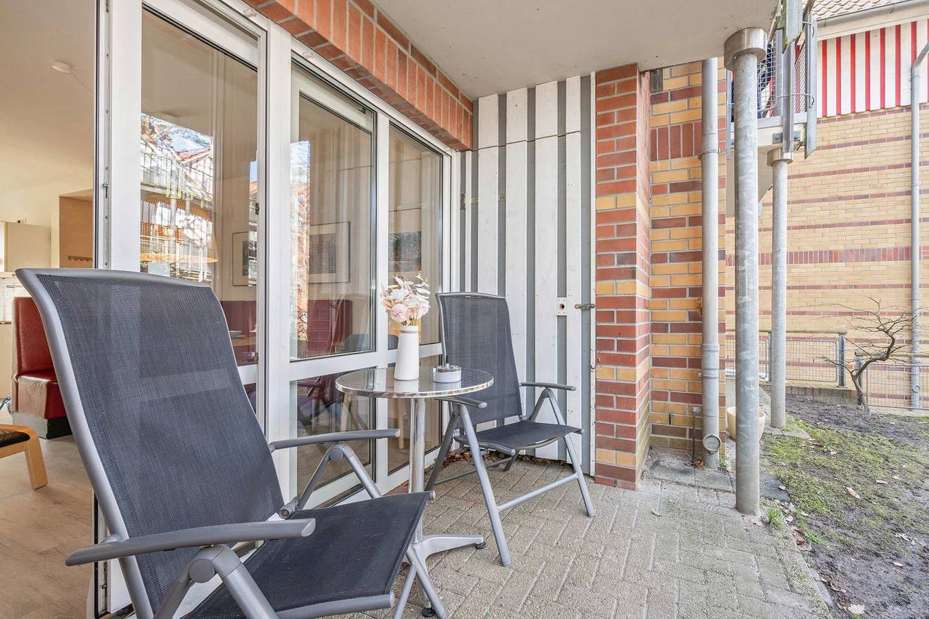 Ganze Wohnung, Wunderschöne Ferienwohnung in Koserow mit Terrasse – nur 50 m bis zum Meer in Ostseebad Koserow, Koserow