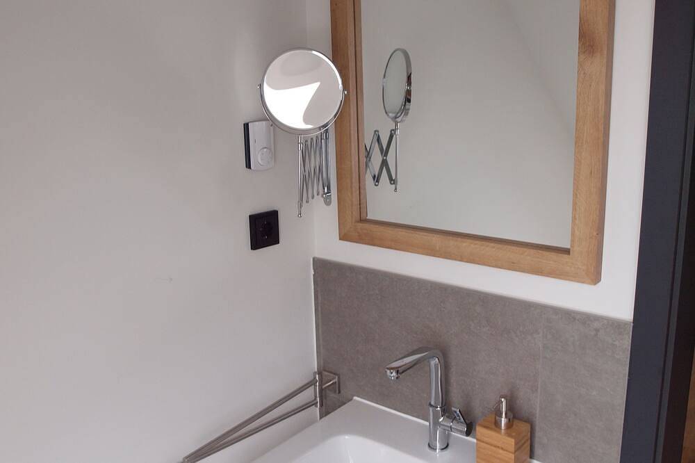Ganze Wohnung, Modernes Apartment, 65m²\nim Weinquartiers Bissersheim in Bissersheim, Saar-Nahe-Bergland