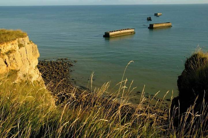 Gîte pour 4 personnes, avec jardin à Arromanches-les-Bains - 2
