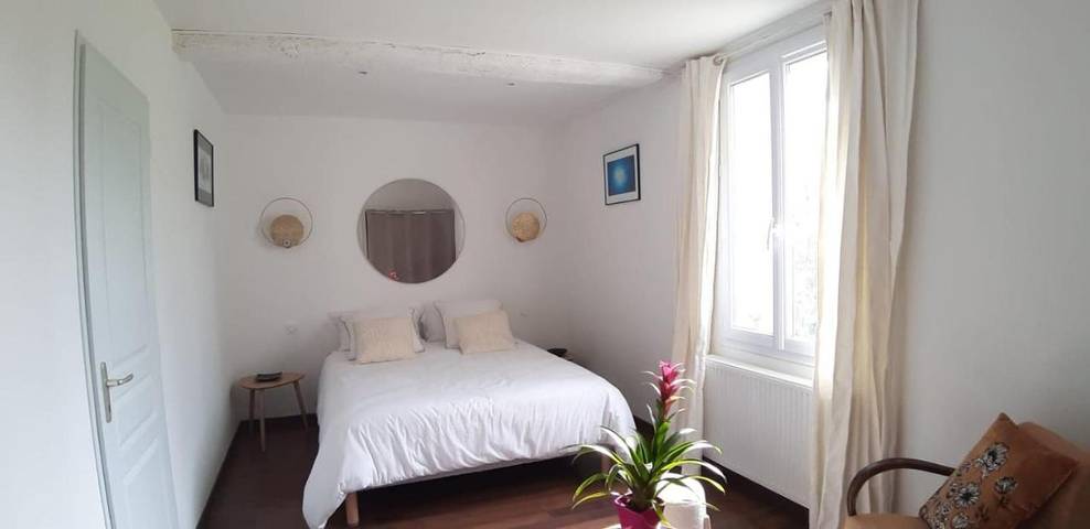 Gîte pour 4 personnes, avec vue et jardin à Sainte-Terre