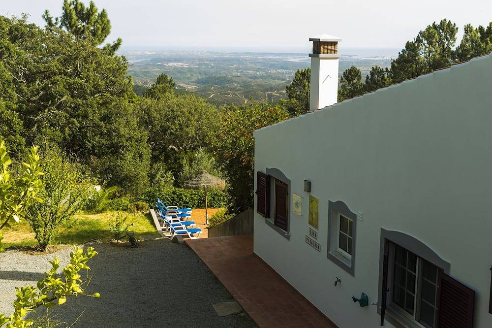 Schöne Villa mit Pool und herrlichem Blick auf die Küste. in Monchique, Monchique gebirge