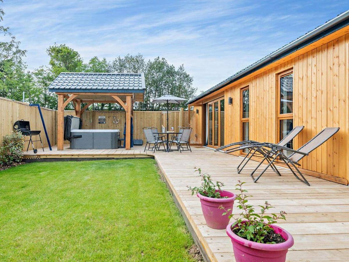 1 Bed in Lymington oc-92256 in Lymington, Hampshire