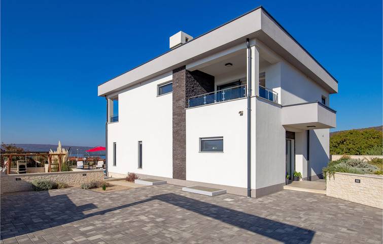 Ferienhaus für 8 Personen, mit Whirlpool und Terrasse sowie Sauna in Punat