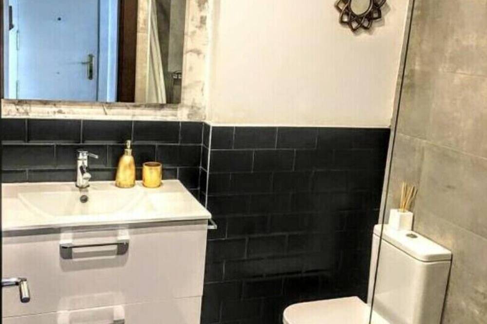 Entire apartment, Gaztainondoak apartment! Just 10 minutes from Laguardia .. in Lanciego/Lantziego, Rioja Alavesa