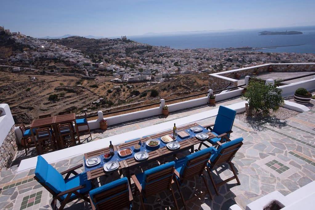 Ermoupolis Panorama Art Villa in Alithini, Syros