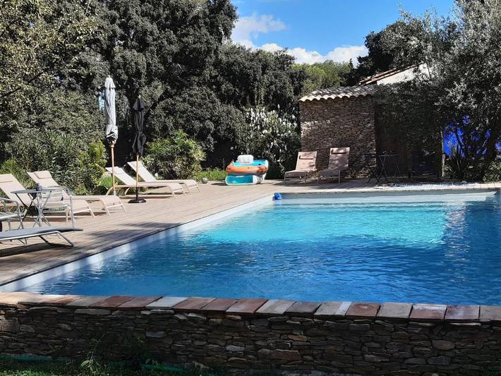 Maison d’hôte pour 2 personnes, avec Terrasse et Jardin ainsi que Piscine et Vue à Nîmes
