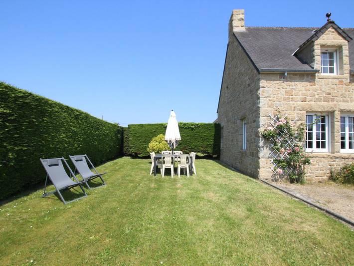 Gîte pour 9 personnes, avec jardin à Réville - 4