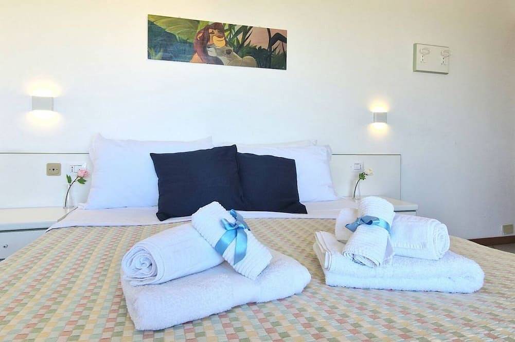 Entire apartment, [Miramare] Terrace by the Sea, Wi-Fi and Relaxation in Porto Sant'Elpidio, Fermo Province