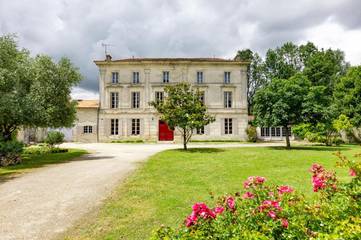 Cottage pour 2 personnes, avec vue ainsi que jardin et piscine à Lachaise