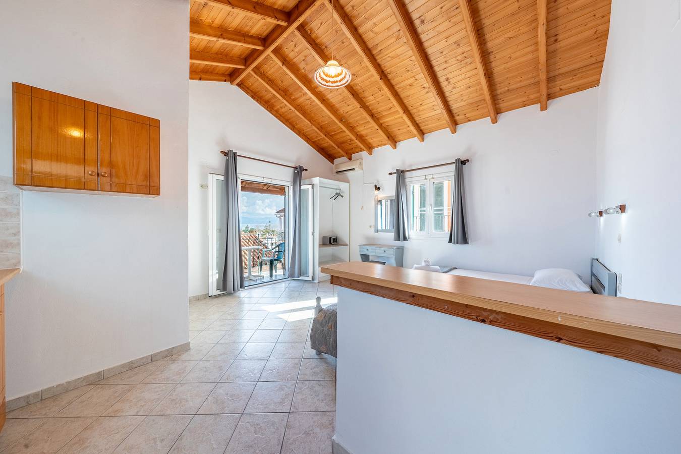 Hel studio-lejlighed, Studio Apartment 'Kavos Panorama 123' with Sea View, Wi-Fi  in Kavos, Korfu