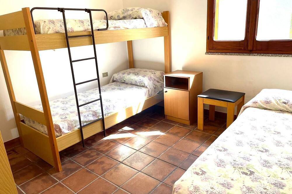 Appartement entier, Rent small villa with large garden equipped with all amenities. in Torre dei Corsari, Arbus (Commune)