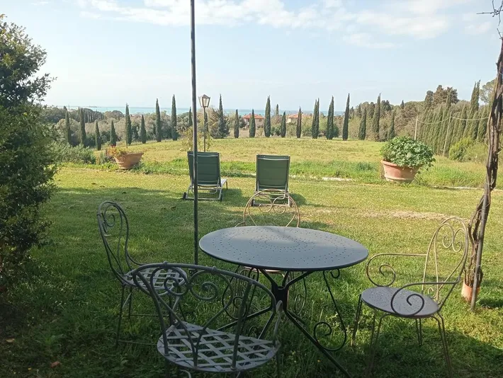 Apartamento de vacaciones para 7 personas, con vistas además de piscina y jardín - 1