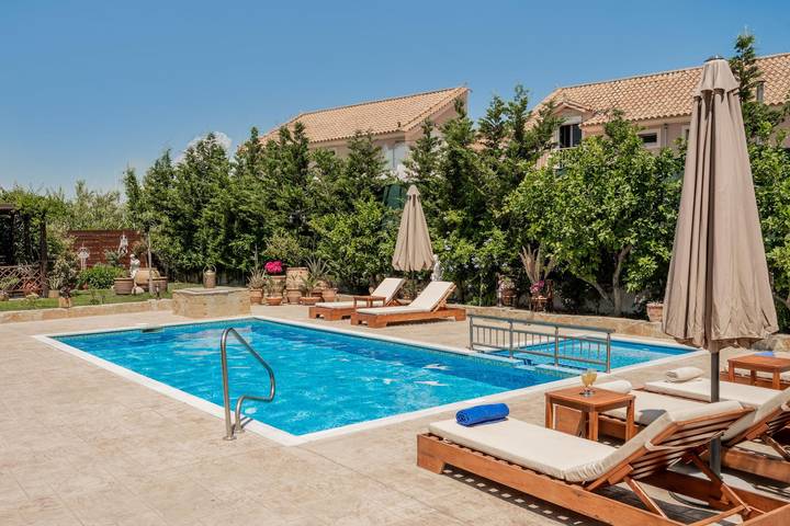 Ferienhaus für 7 Personen, mit Balkon und Terrasse sowie Garten und Pool in Kalamaki - 4