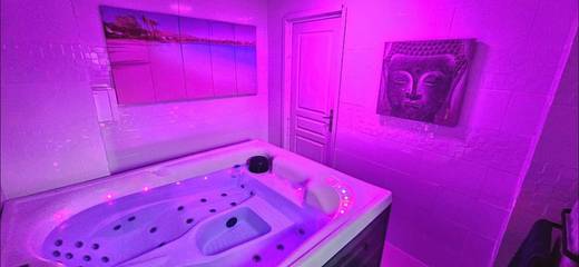 Gîte pour 7 personnes, avec jacuzzi et balcon à Benfeld
