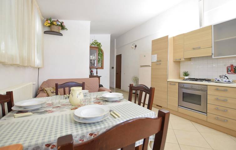 Ganze Ferienwohnung, Gemütliches Apartment mit Flussblick & Parkplatz, Wifi in Massarosa, Italienische Riviera