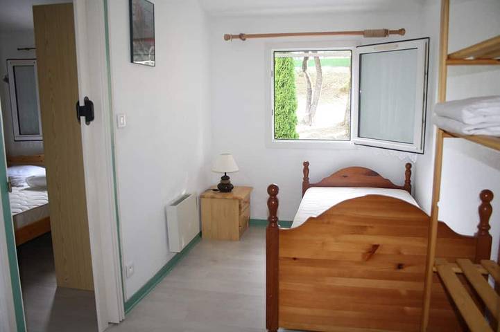 Location de vacances pour 5 personnes, avec piscine et terrasse, animaux acceptés dans Plage De L Arneche Meschers Sur Gironde - 3