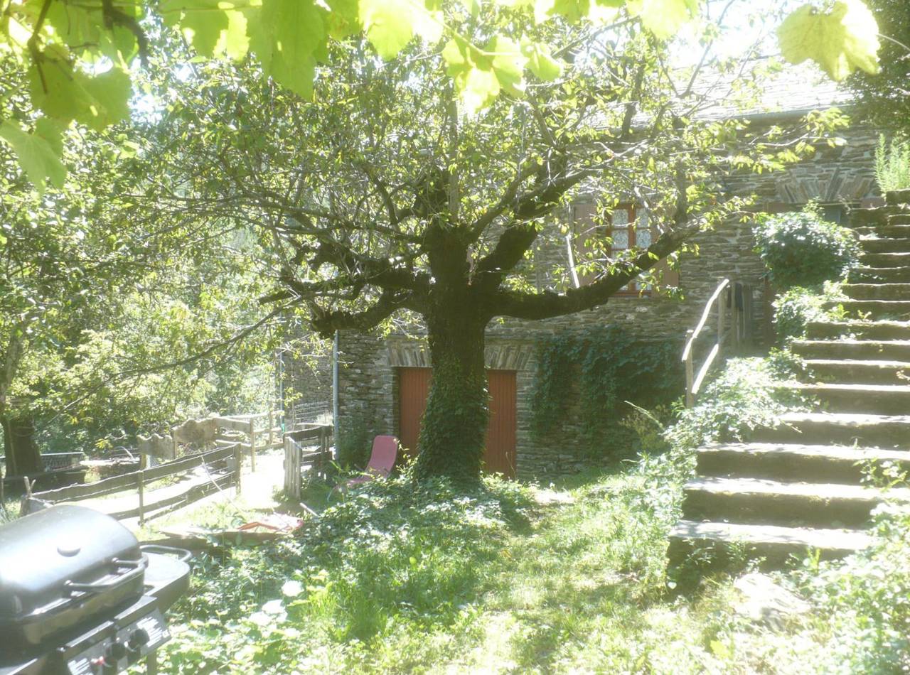 Gite familial "le Fenil" avec piscine et à la ferme in Saint-Germain-de-Calberte, Parc national des Cévennes