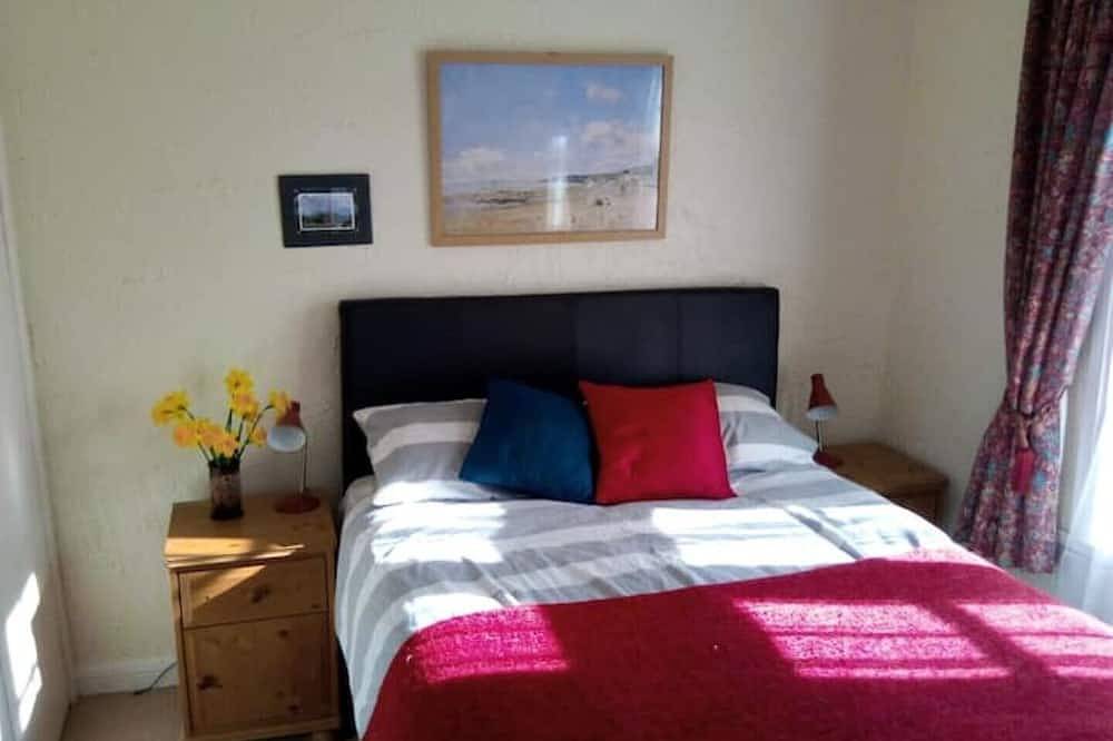 Character old cottage in gorgeous Snowdonia location in Fairbourne, Snowdonia