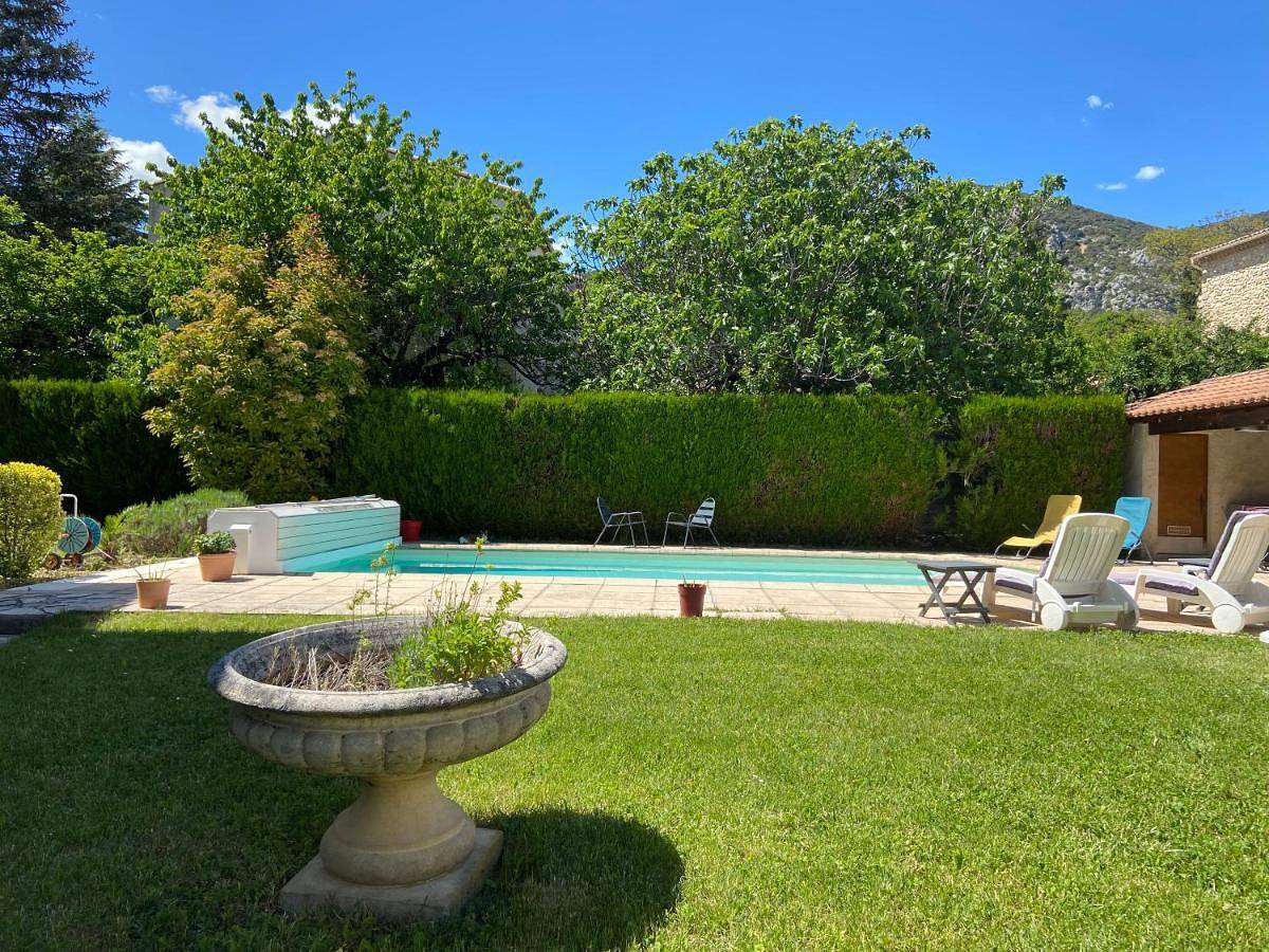 Appartement en Provence-Lubéron - piscine et calme in Volx, Parc naturel régional du Luberon