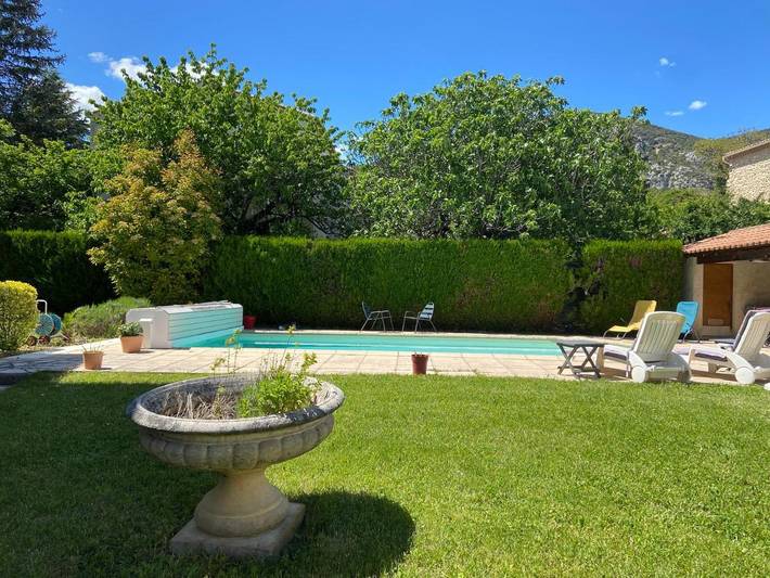 Location de vacances pour 2 personnes, avec jardin et piscine à Volx - 2