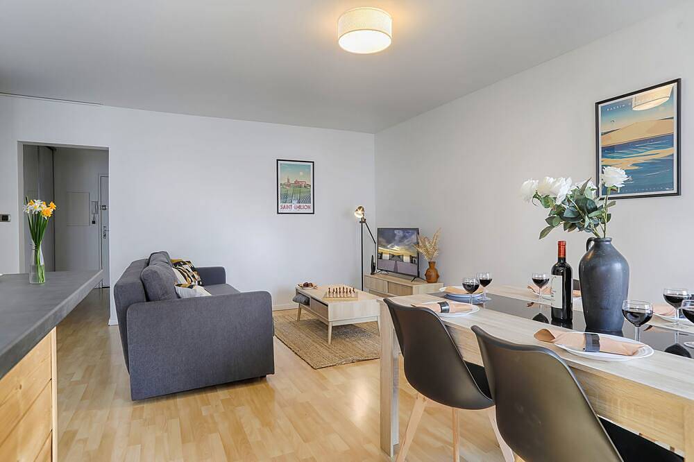 Entire apartment, Agréable Appartement Idéalement Situé au Pied du Tramway in Le Bouscat, Bordeaux region