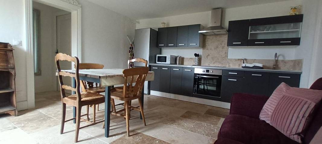 Gîte pour 4 personnes, avec Terrasse ainsi que Jardin et Vue à La Sauvetat-du-Dropt