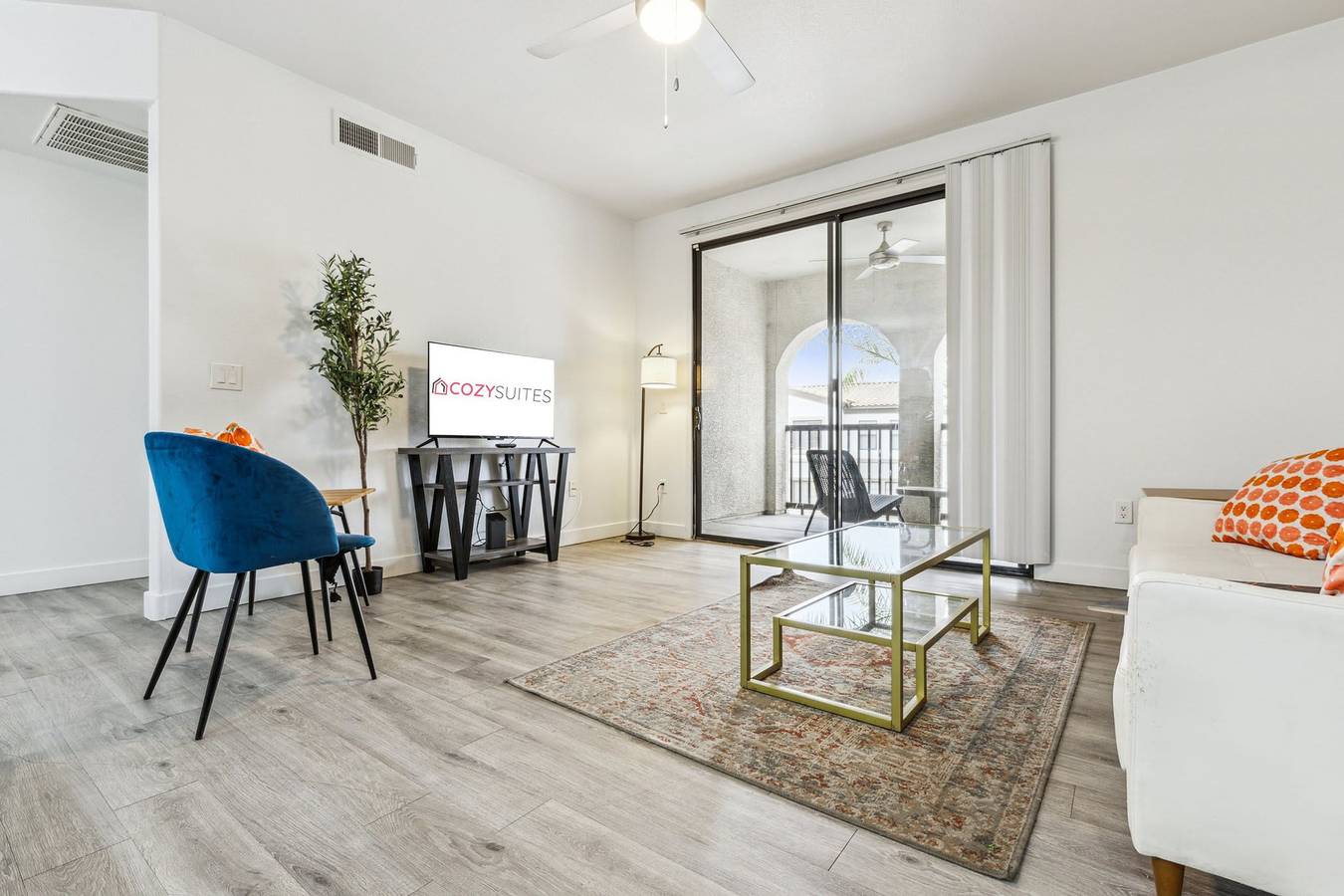 Ganze Wohnung, Cozysuites Glendale by the stadium with pool 31 in Glendale, Maricopa County