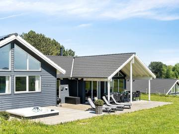 Ferieudlejning til 18 Personer i Vejby Strand, Vejby, Billede 4