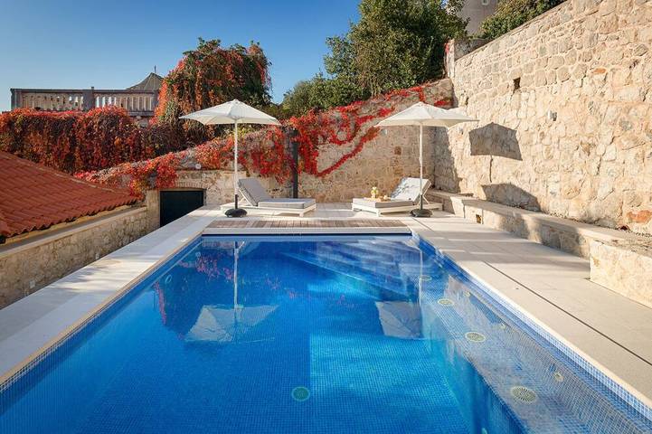 Vakantiehuis voor 8 personen, met balkon en tuin in Dubrovnik