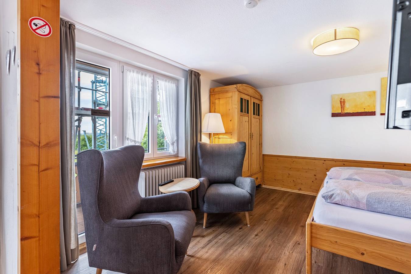 Ganzes Studio, Einzimmerapartment 'Apartment 2' mit Gemeinschaftsgarten, Balkon und Wi-Fi in Donaueschingen, Mittlerer Schwarzwald
