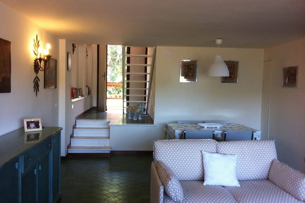 Entire apartment, Porto Santo Stefano: Apartment with terrace and splendid view of the port in Porto Santo Stefano, Grosseto Province